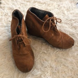 Tom’s Wedge Bootie